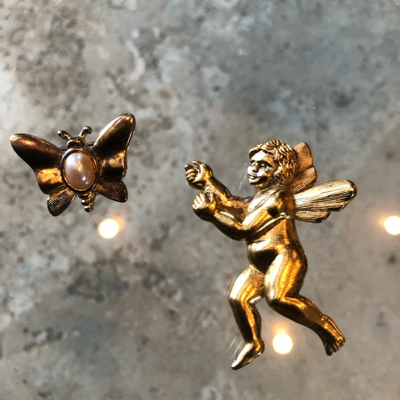 Two Vintage NJY Goldtone Brooches, GUC. Winged Angel & Butterfly With Faux Pearl - Picture 5 of 16